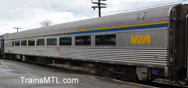 Passenger car VIA 4101 right side / Wagon de passager VIA 4101 coté droit